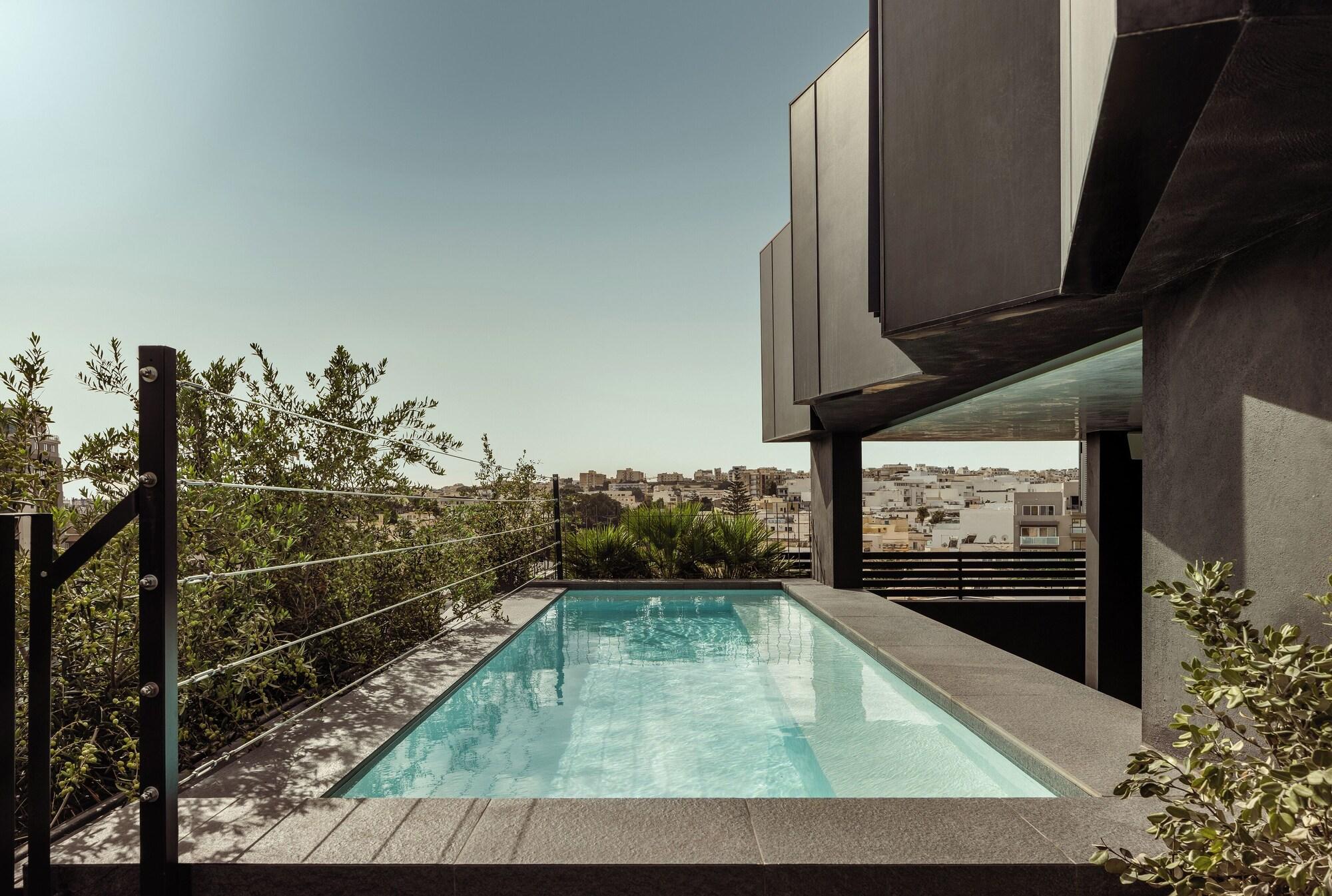 Thirty Three Boutique by K Hotels 58/63