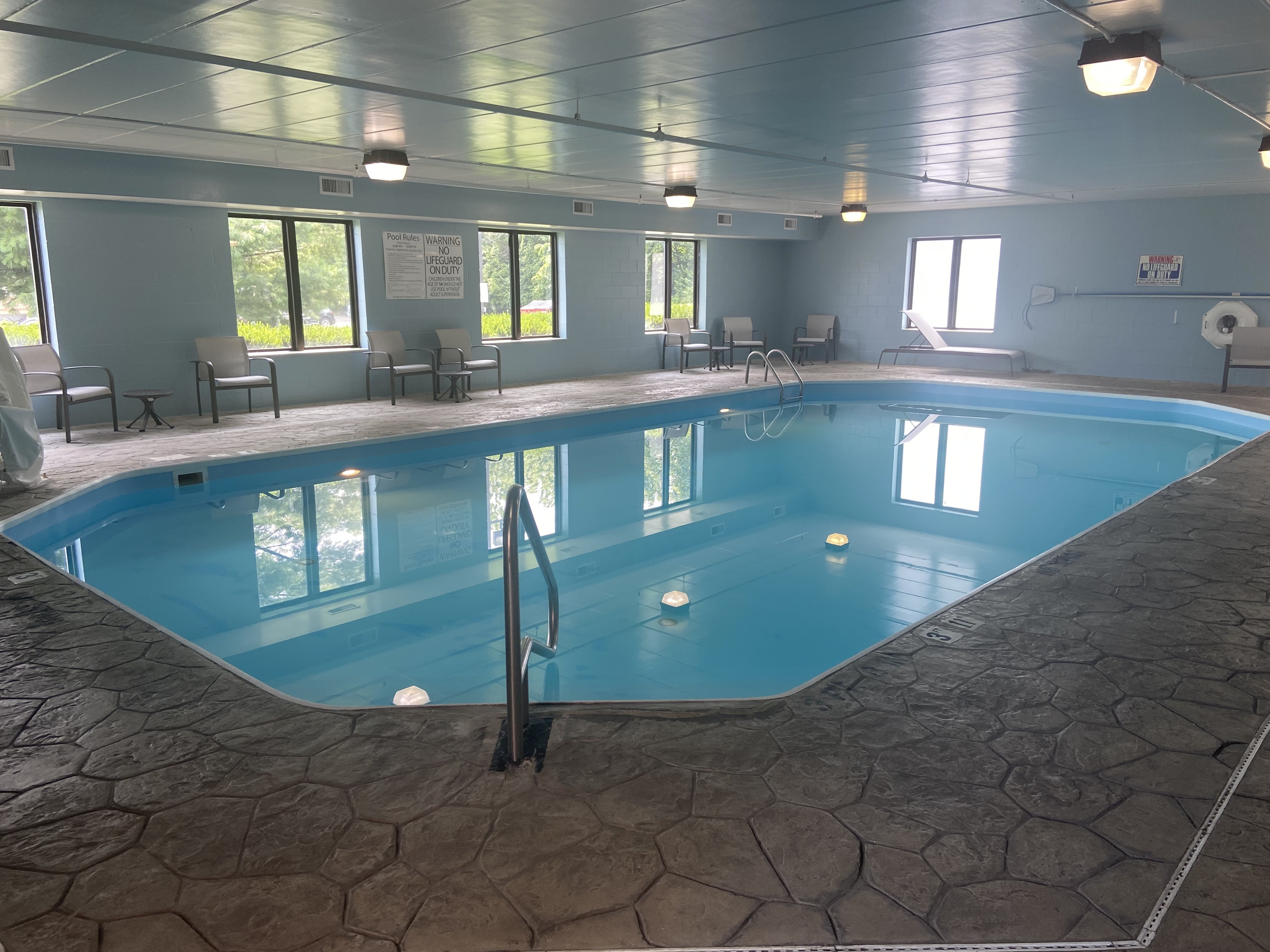 Holiday Inn Express & Suites Columbus Airport 21/50