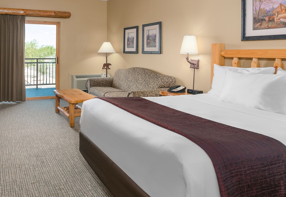 Kids Suite, Cabin, Queen and Twin Beds, Sofa
