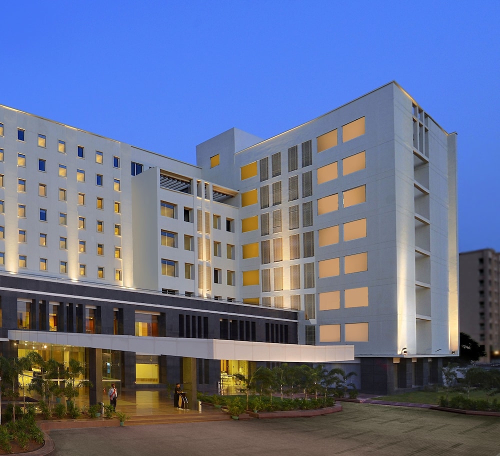 Red Fox Hotel Bhiwadi 1/35