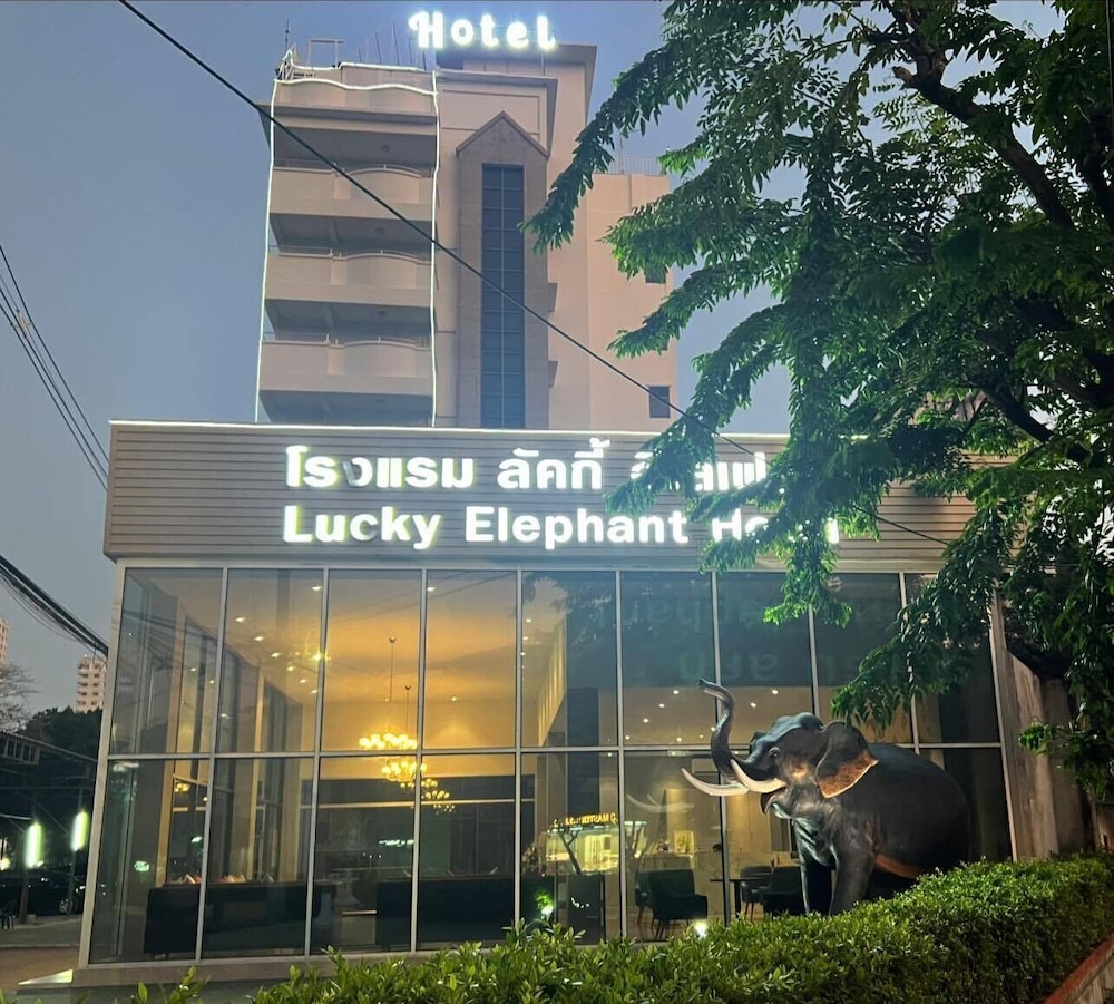 Lucky Elephant Hotel 1/28