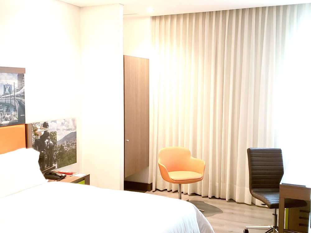 Hampton by Hilton Bucaramanga 14/43