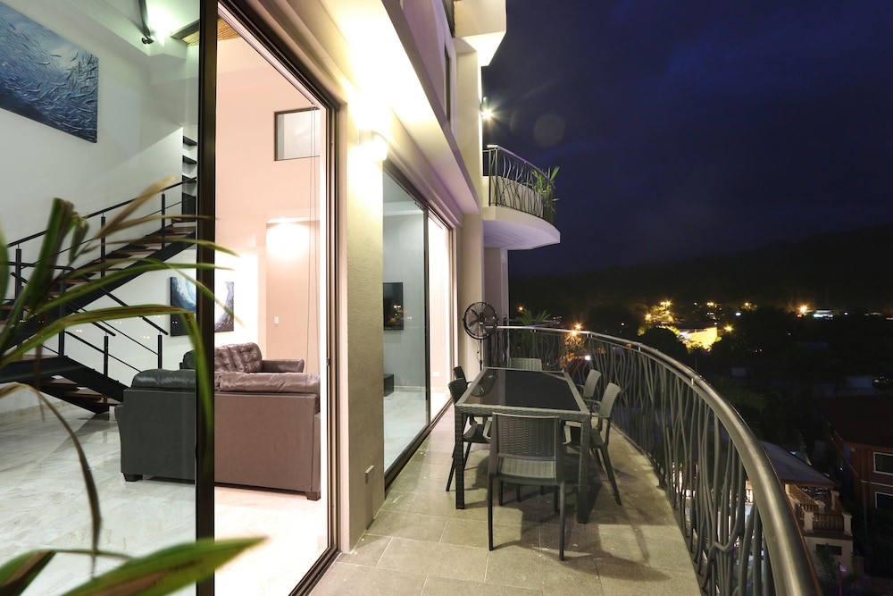 Sky Penthouses At Oceano 4/50