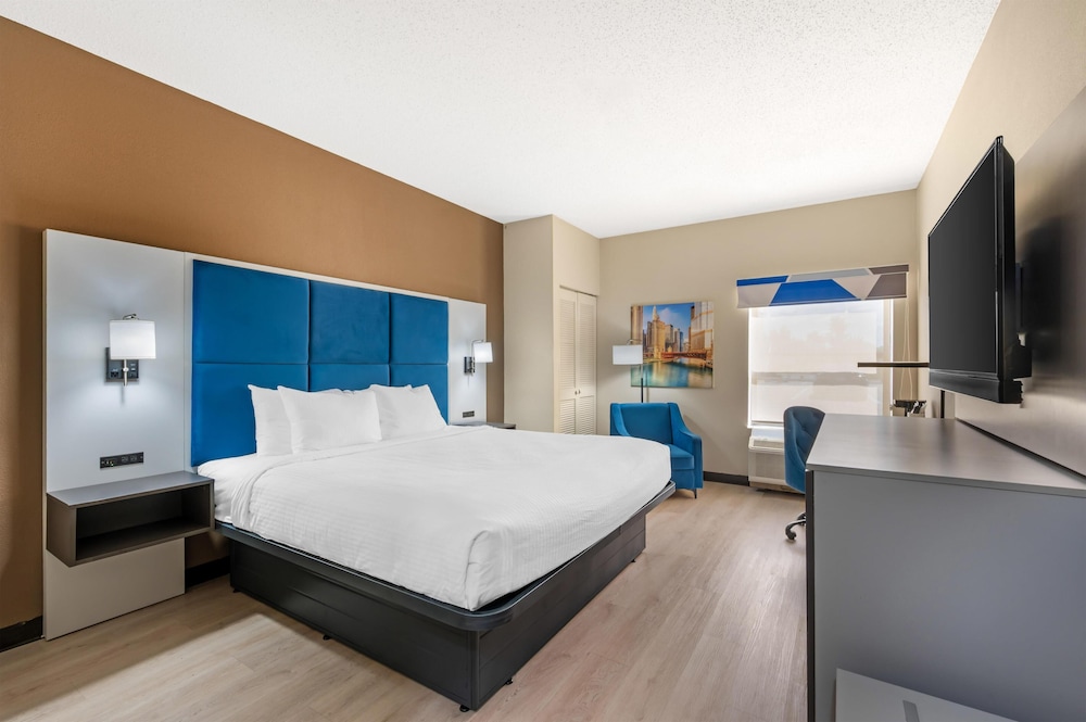 غرفة قياسية بسرير كينج لذوي الإعاقة، Best Western Forsyth - Decatur 4/8