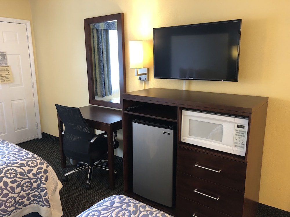 Days Inn by Wyndham Bradenton I-75 27/31