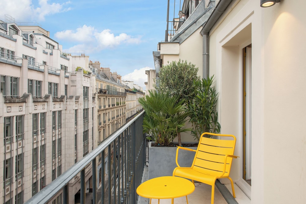Arc Elysees 2/57
