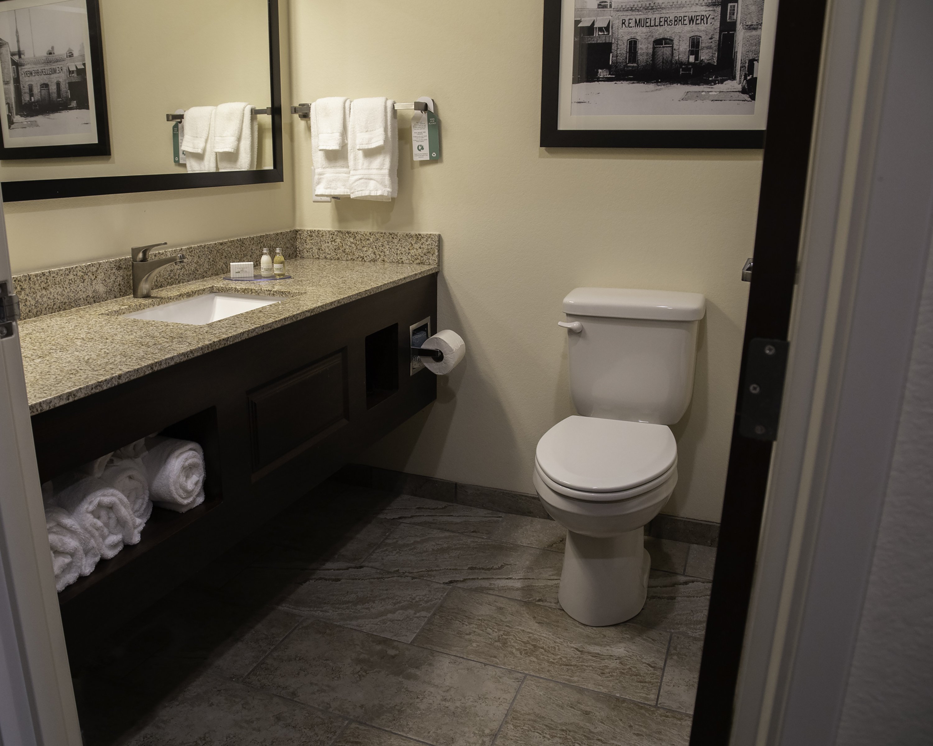 Cobblestone Hotel & Suites - Two Rivers 42/42