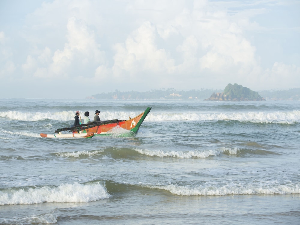 Parangi Weligama Bay 37/42