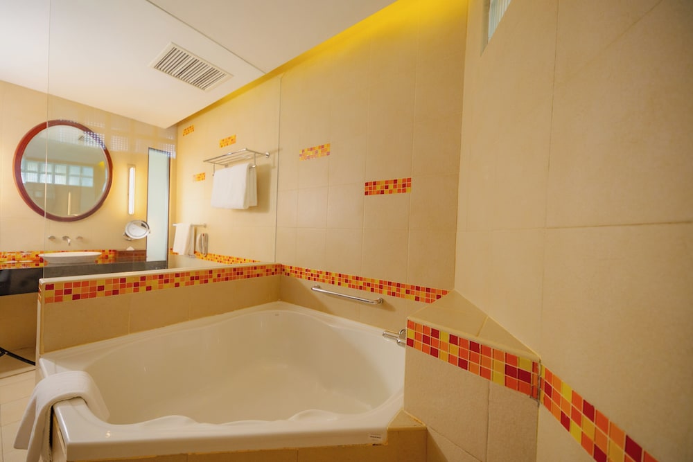 HULHULE ISLAND HOTEL 26/55