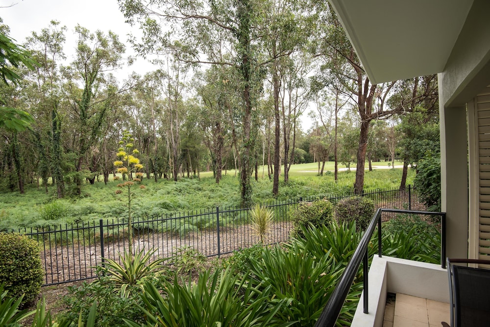 Noosa Springs Golf Resort Spa 60/65