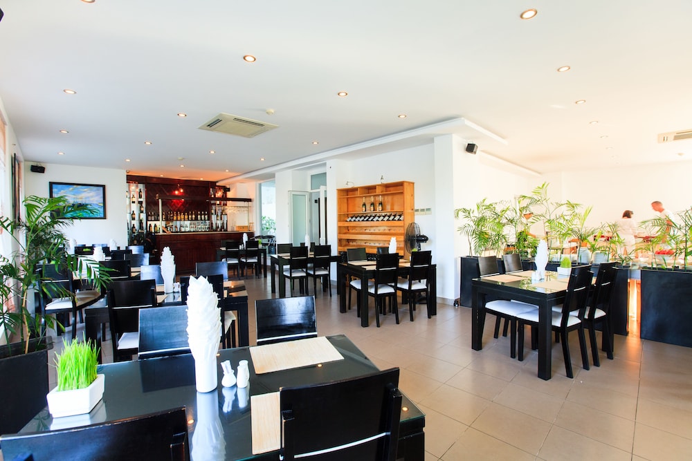 Paragon Villa Hotel 41/51