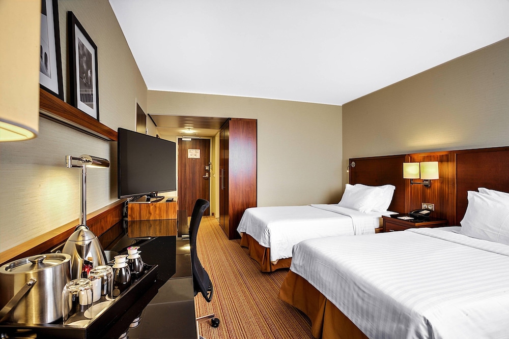 COURTYARD BY MARRIOTT TOULOUSE AIRPORT 11/37