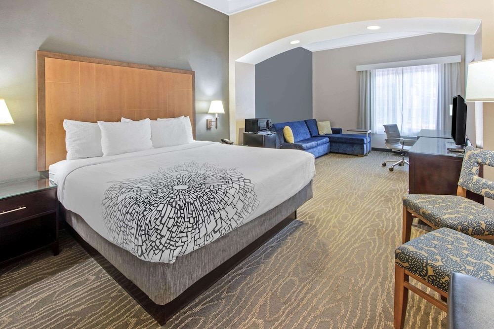 La Quinta Inn & Suites by Wyndham Ruidoso Downs 12/55