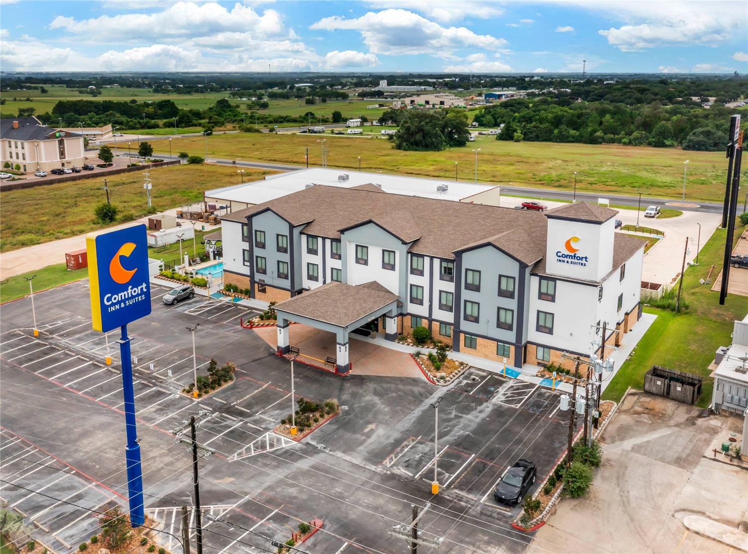 Comfort Inn & Suites Schulenburg TX 16/23