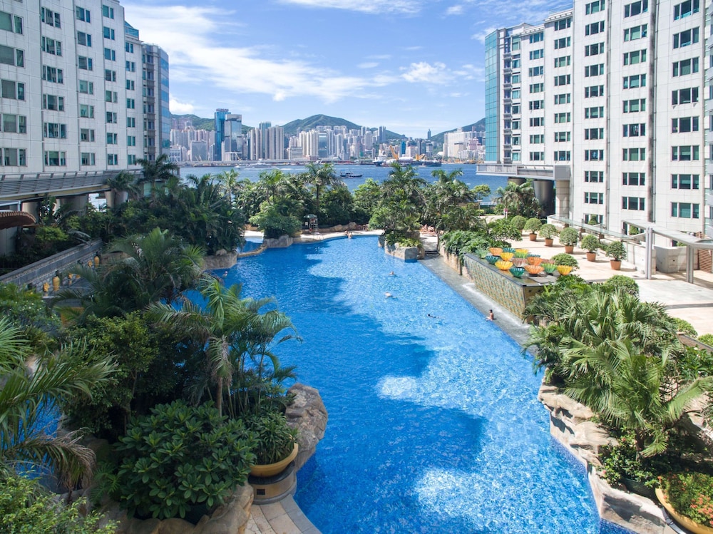 Kowloon Harbourfront Hotel 4/48