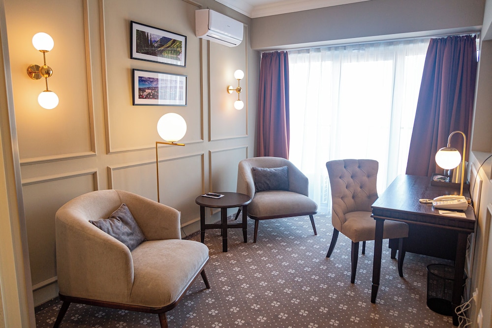 Almaty Hotel 30/50