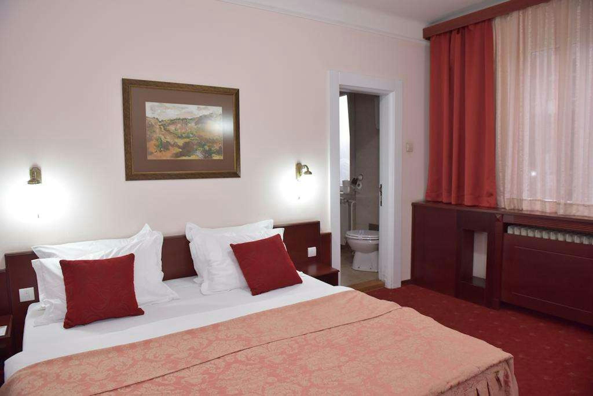Palace Hotel 8/39