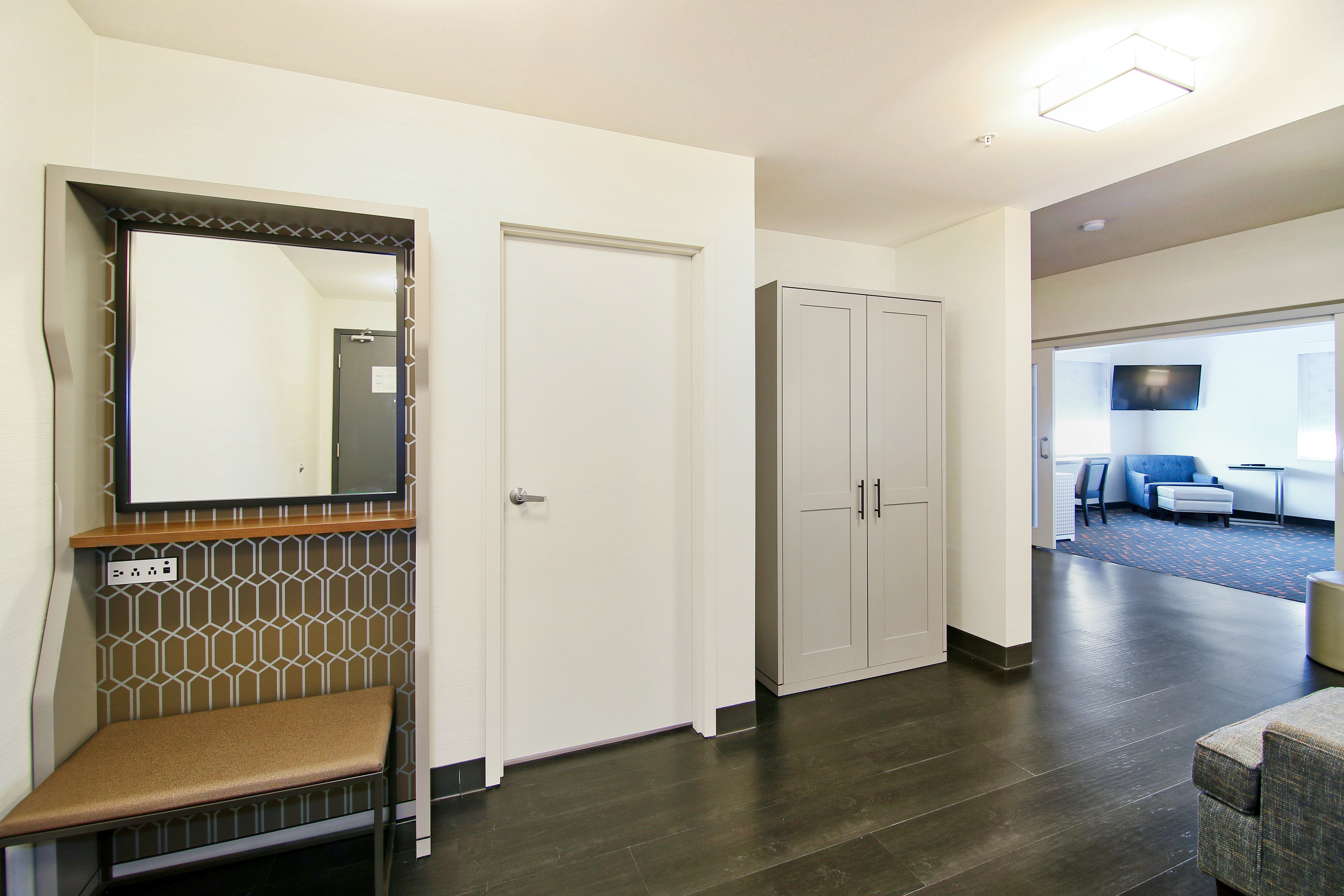 Holiday Inn & Suites Calgary Airport North 7/50