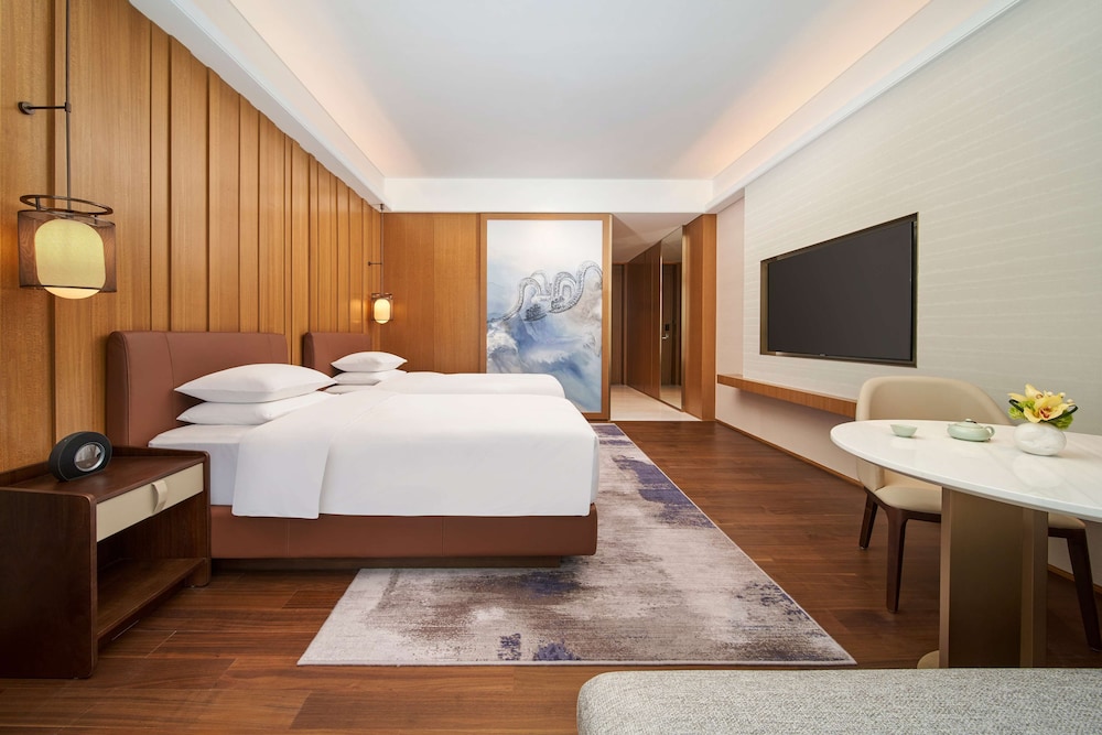Basic, Twin Beds