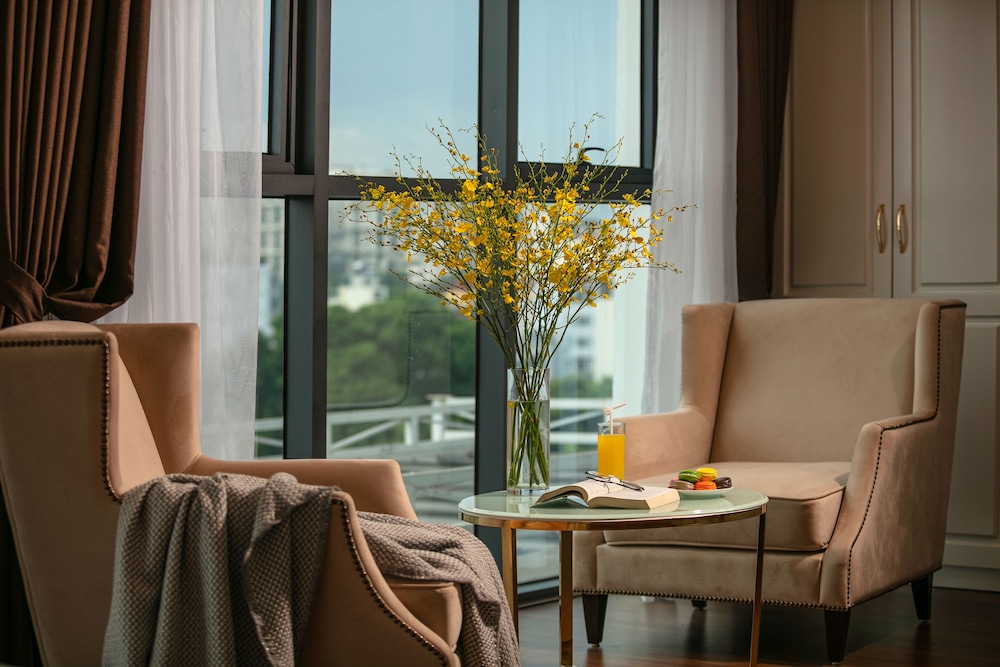 Adonis Hotel 32/55