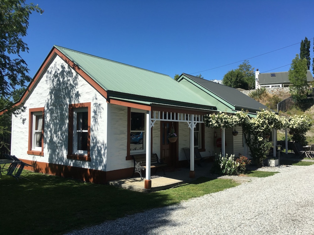 Settlers Cottage Motel 2/64