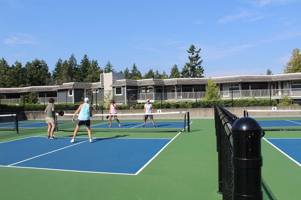 Pacific Shores Resort & Spa 18/48