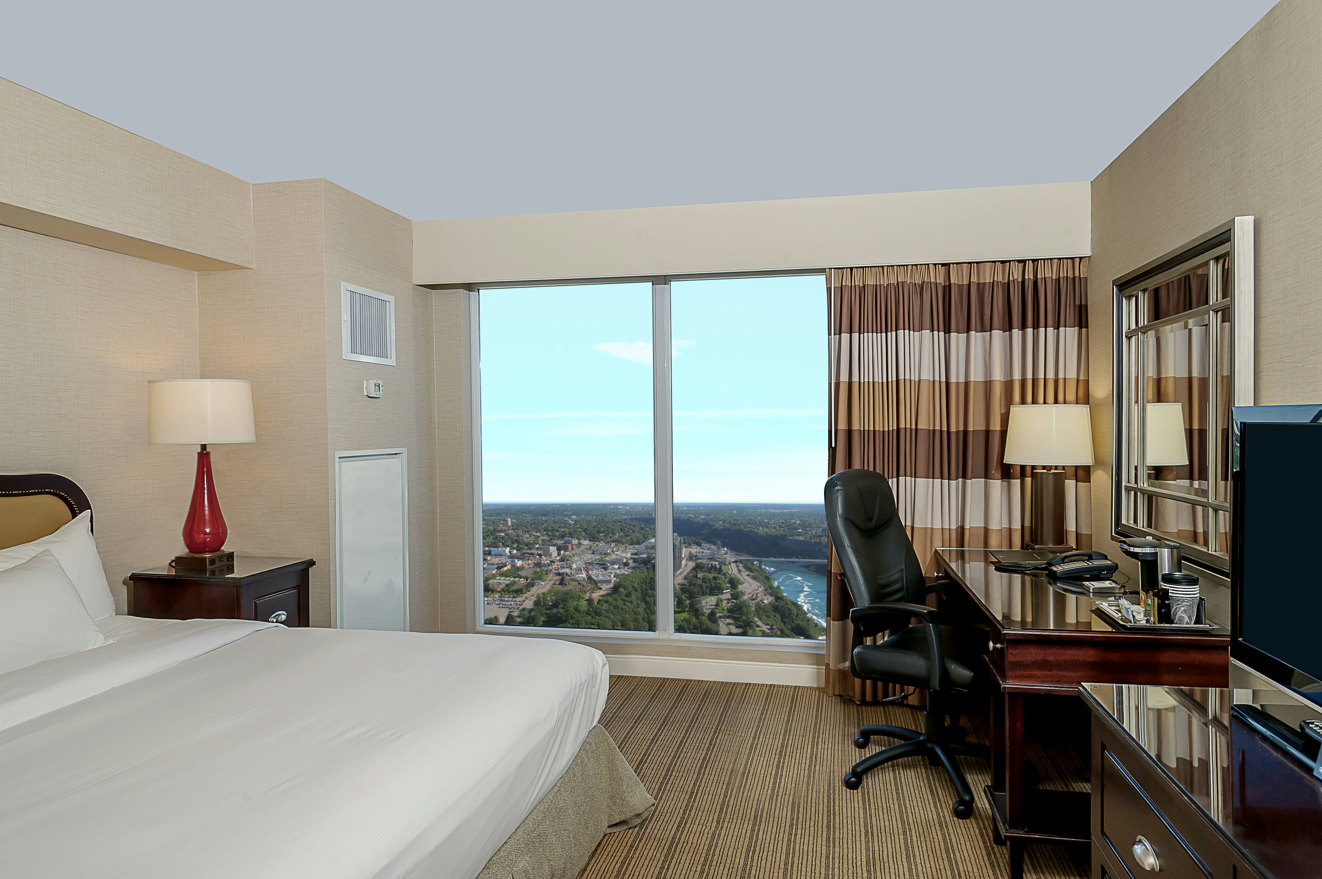 ROOM, KING BED, CANADIAN US FALLS VIEW, JETTED TUB