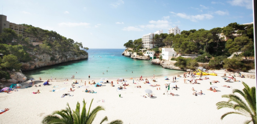 Hotel Apartamentos Cala Santanyi 66/70