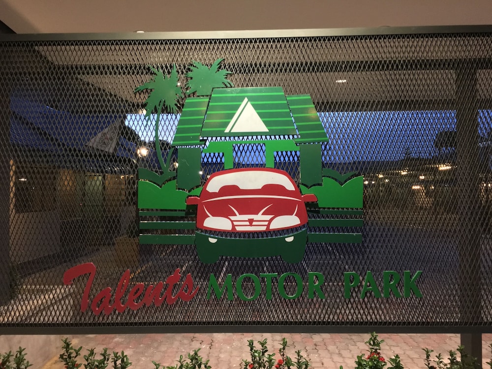 Talents Motor Park Hotel 10/37