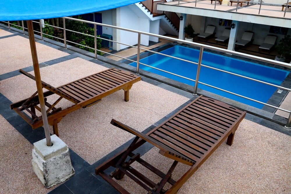 Aquarius Beach Hotel 45/64