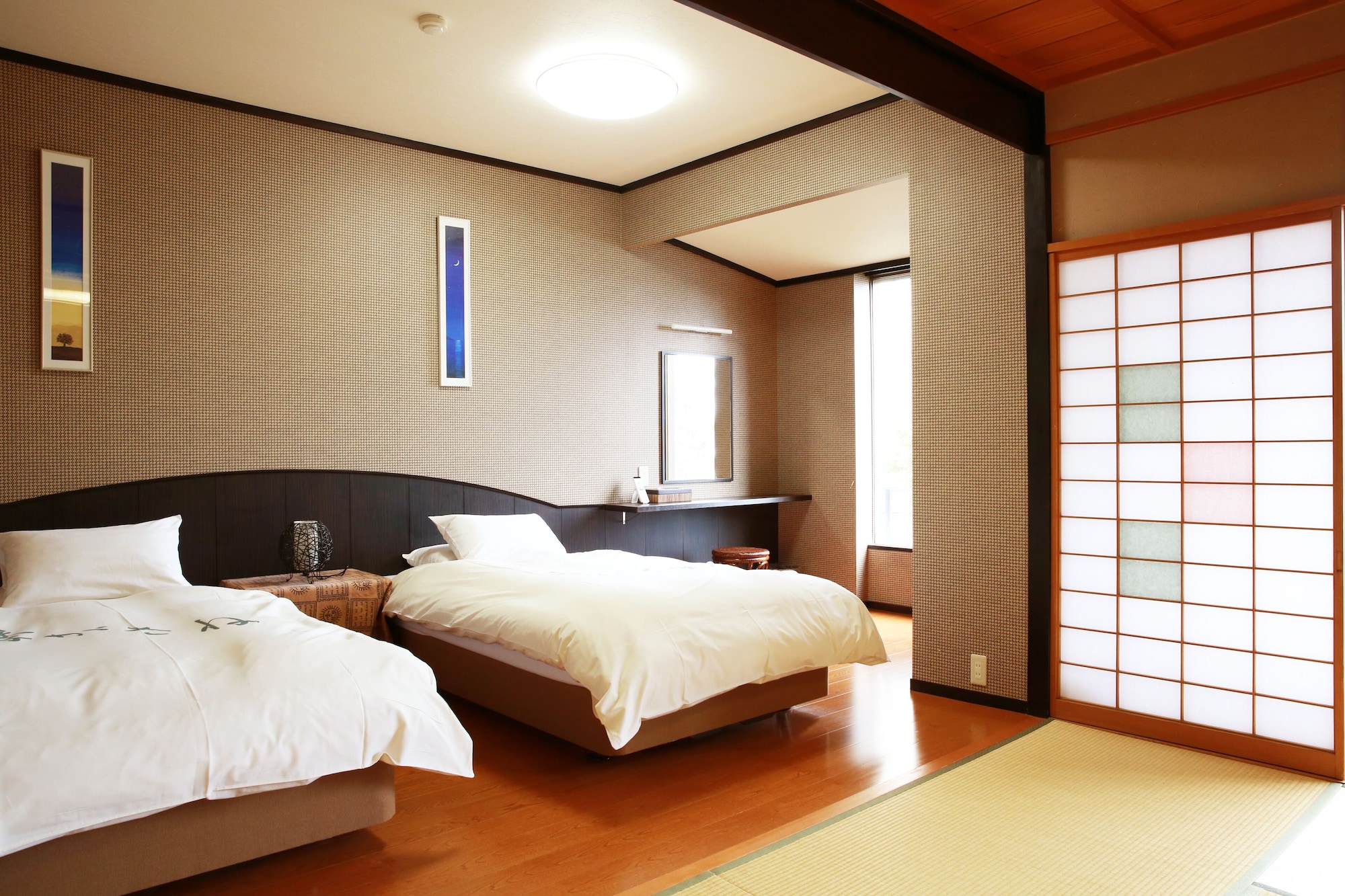 JAPANESE WESTERN, MODERN, COMFORT, SMOKING