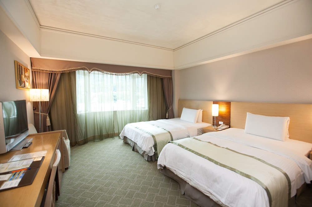 DELUXE, TWIN BEDS