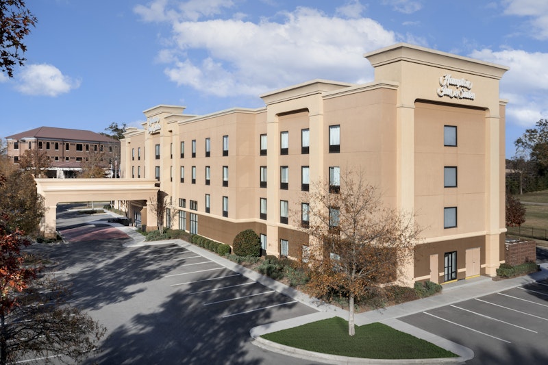Hampton Inn and Suites Laurel, MS 27/45