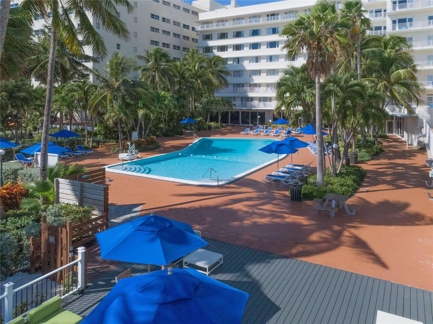 Radisson Resort Miami Beach 20/21