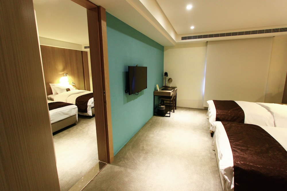 Gogo Hotel 17/56