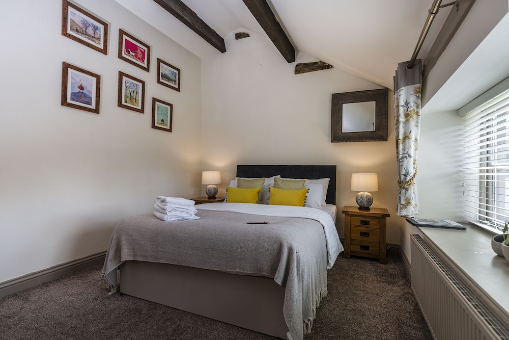The Fleece Countryside Inn 14/50