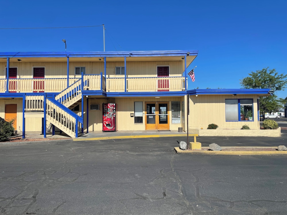 Motel Oasis Inn 47/56