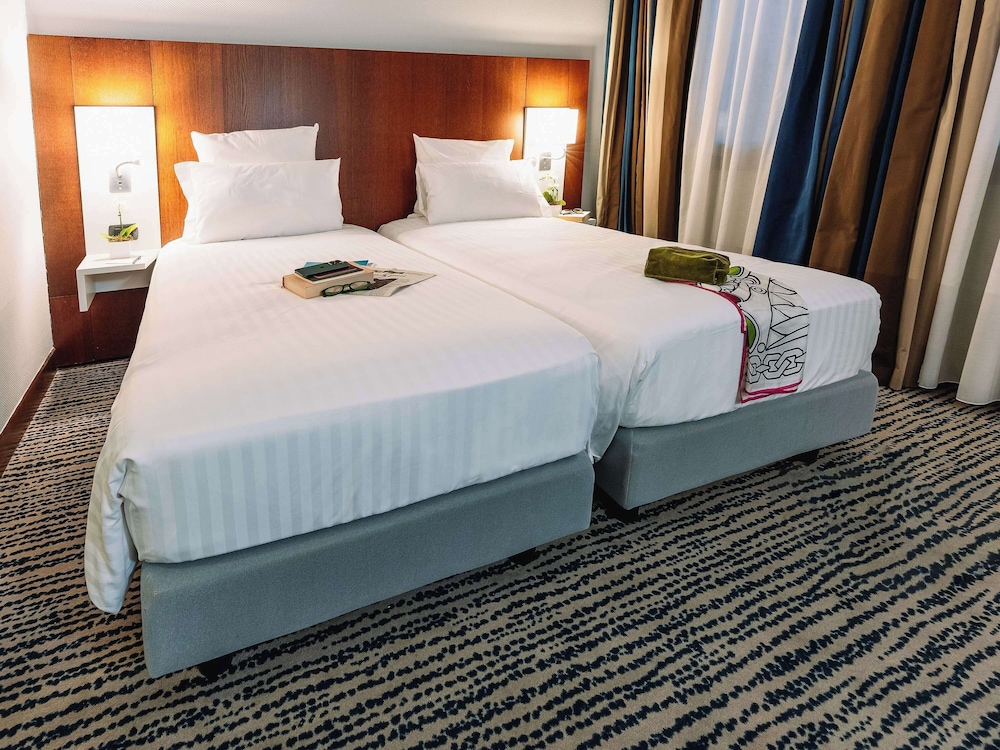 CLASSIC, TWIN BEDS