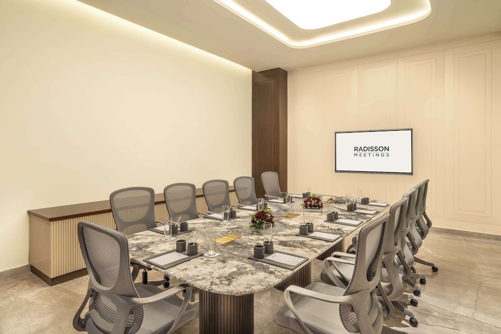 Radisson Blu Hotel Chennai City Centre 35/46