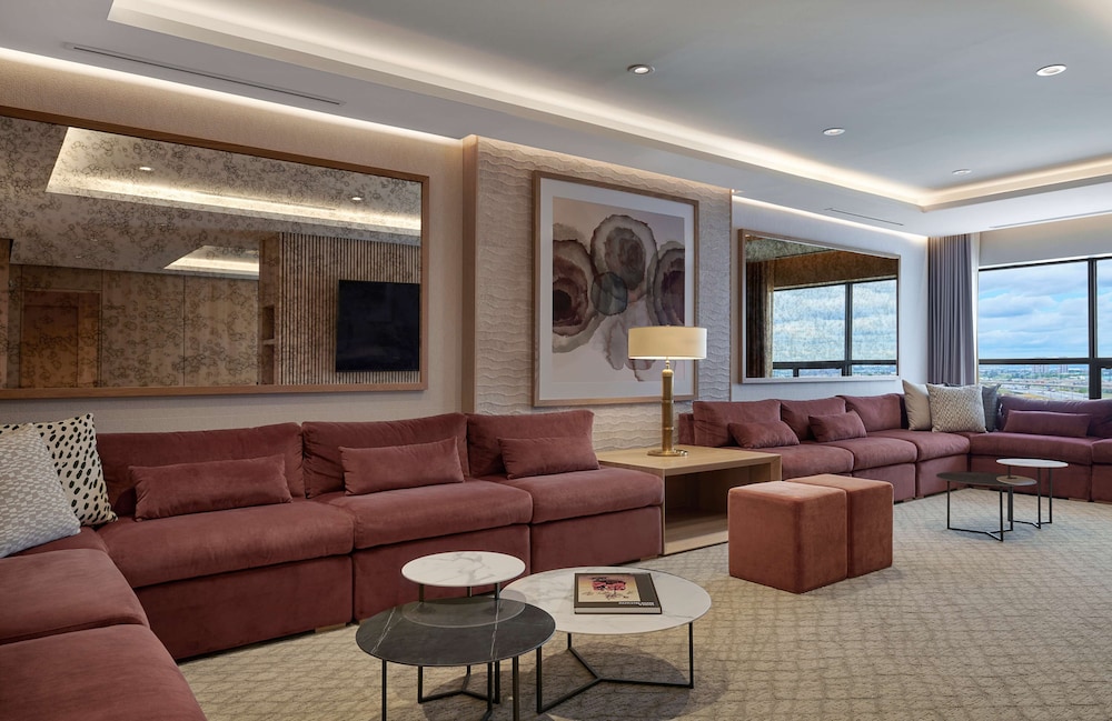 Hilton Toronto Airport Hotel & Suites 44/79
