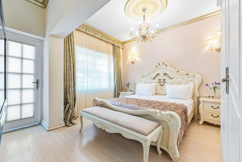 Elegance East Hotel Boutique Class 26/70