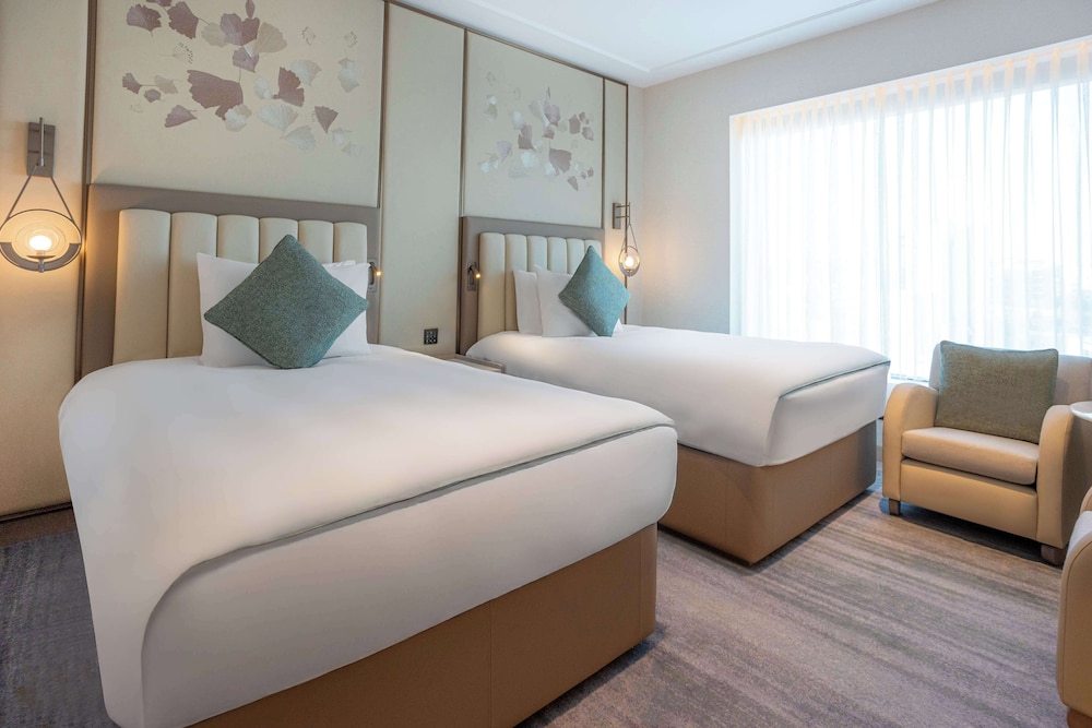 DELUXE, 2 DOUBLE BEDS