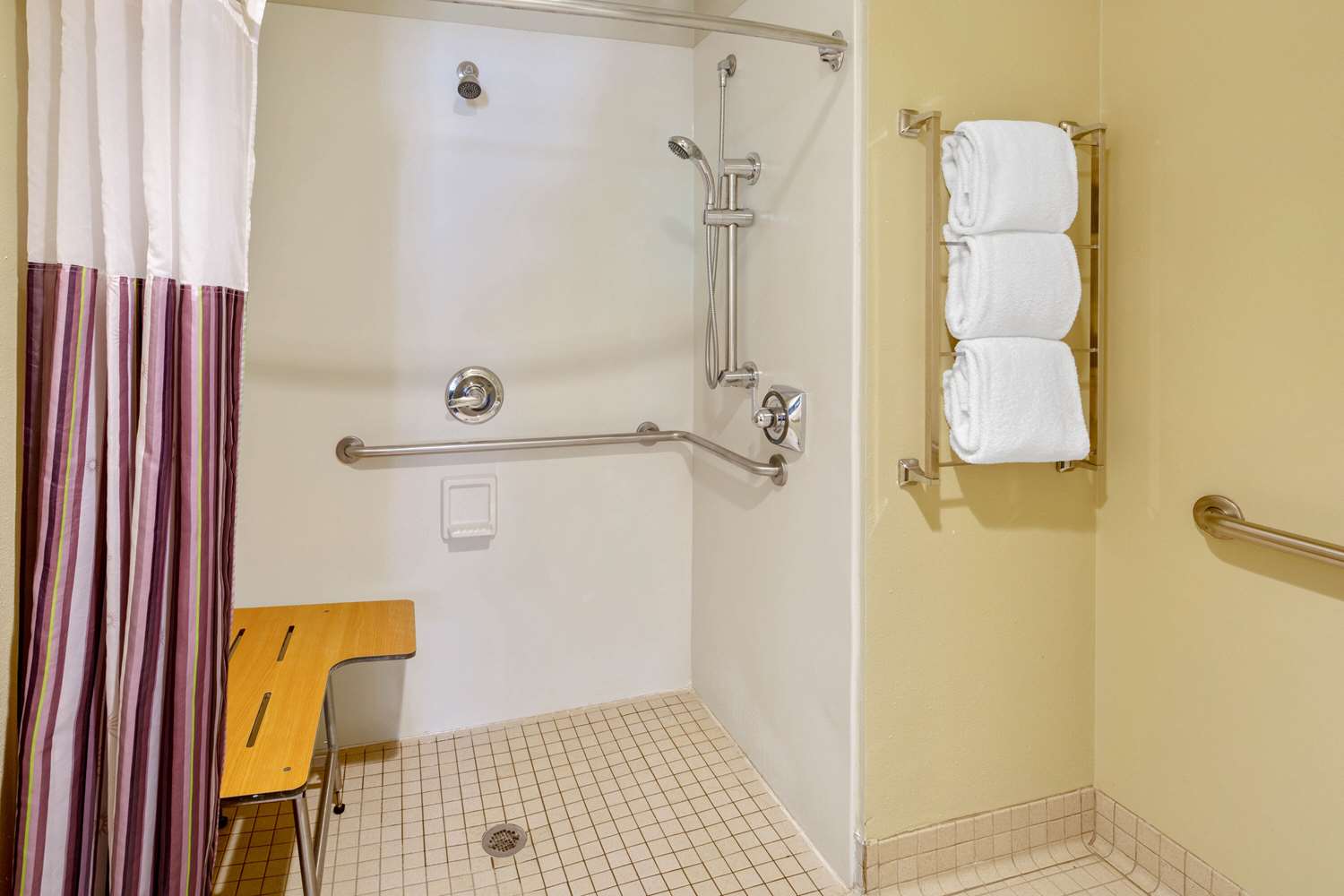 La Quinta Inn and Suites by Wyndham Miami Cutler Bay 45/45