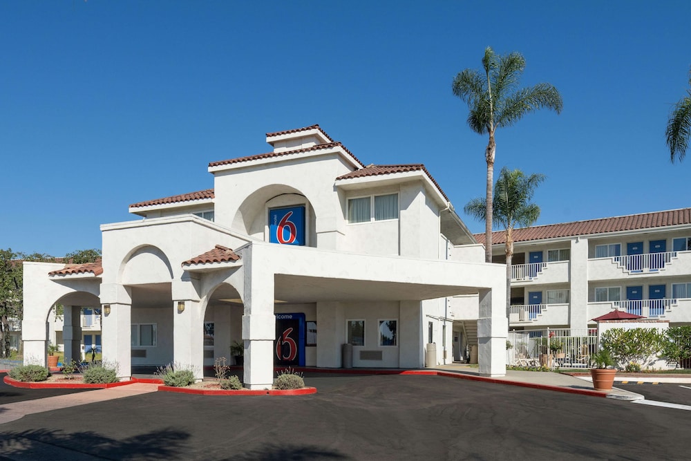 Motel6 Ventura, CA - South 48/61