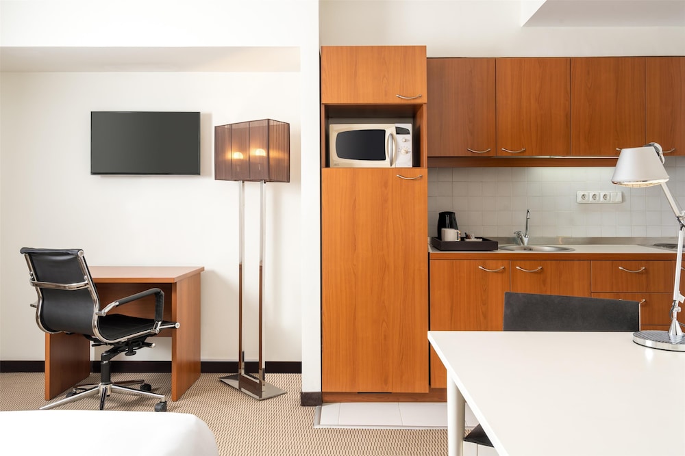 Park Inn By Radisson Bucharest Hotel And Residence 43/48