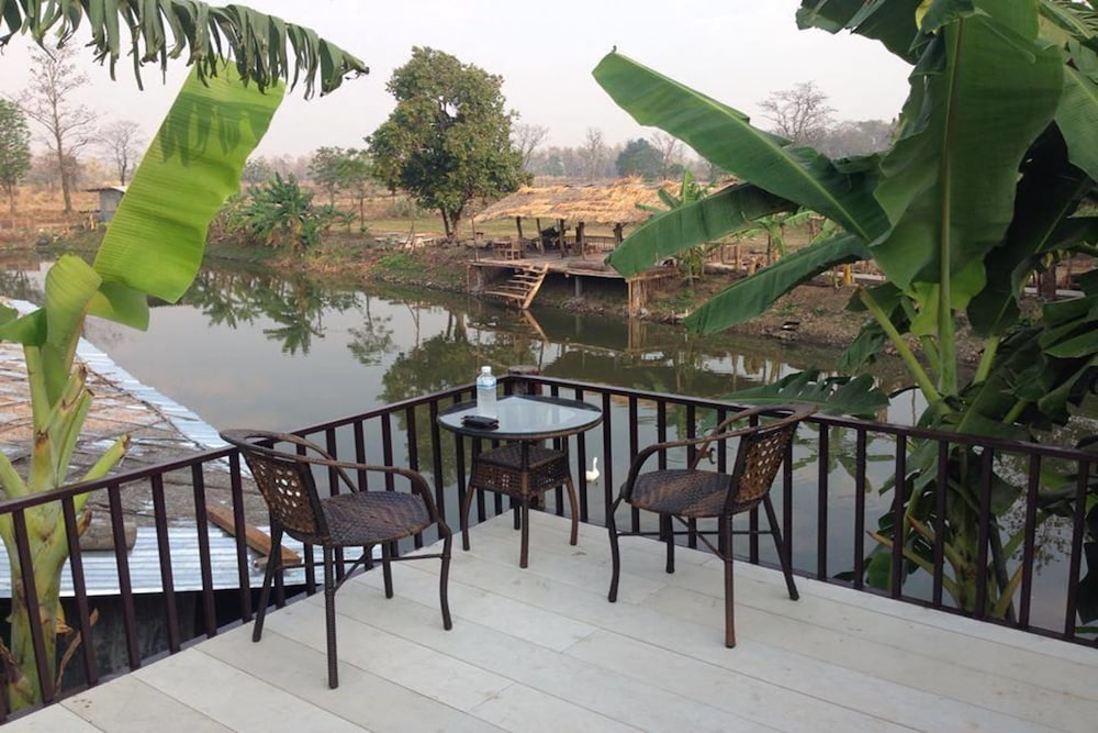 Banter Resort 33/40