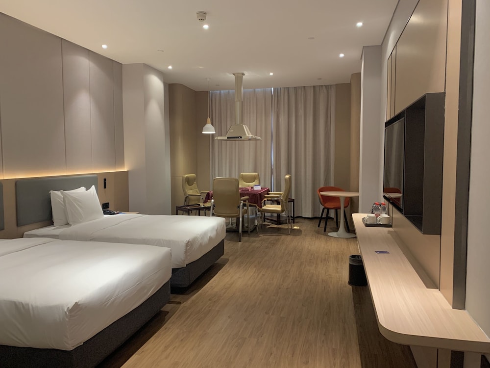 Holiday Inn Express Dongguan Marina Bay 28/58