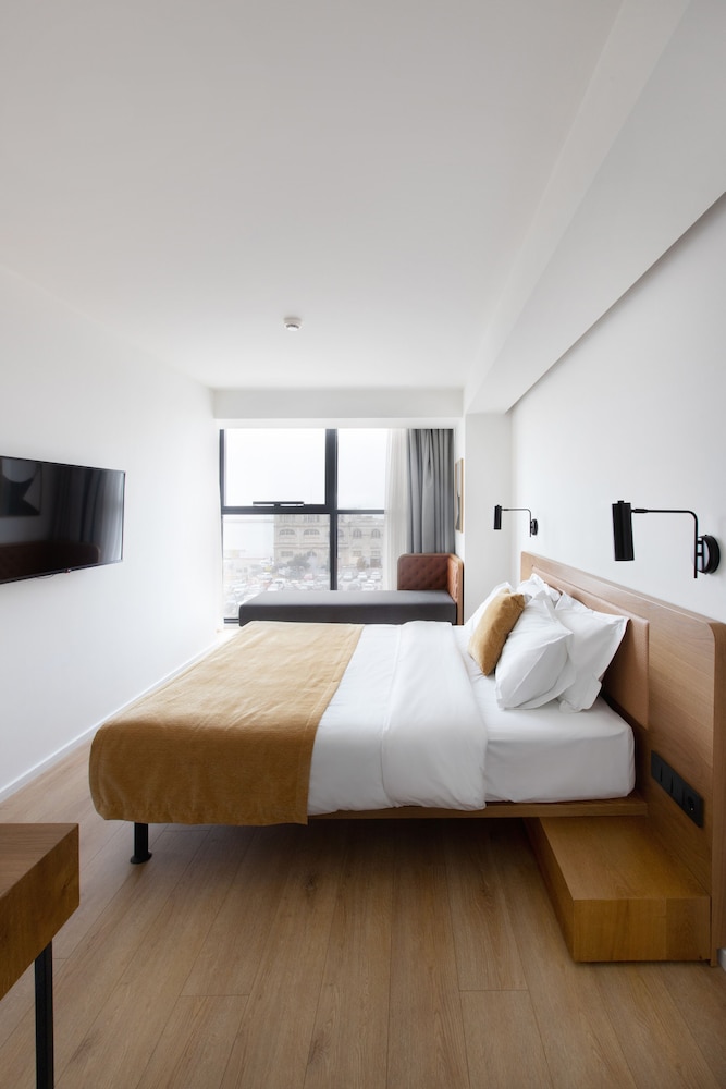 Noa Hotel 24/66