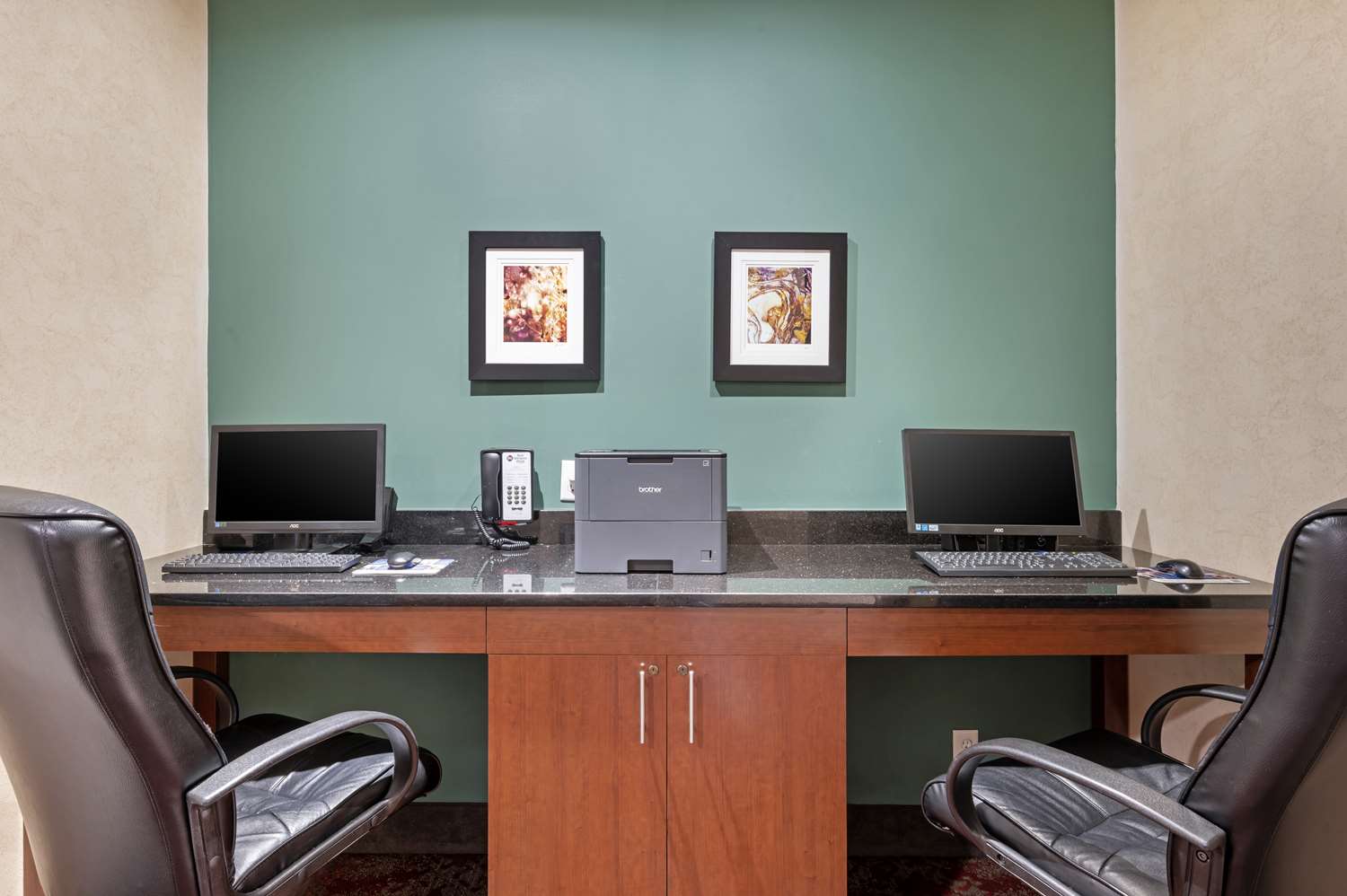 Best Western Plus Howe Inn 35/36