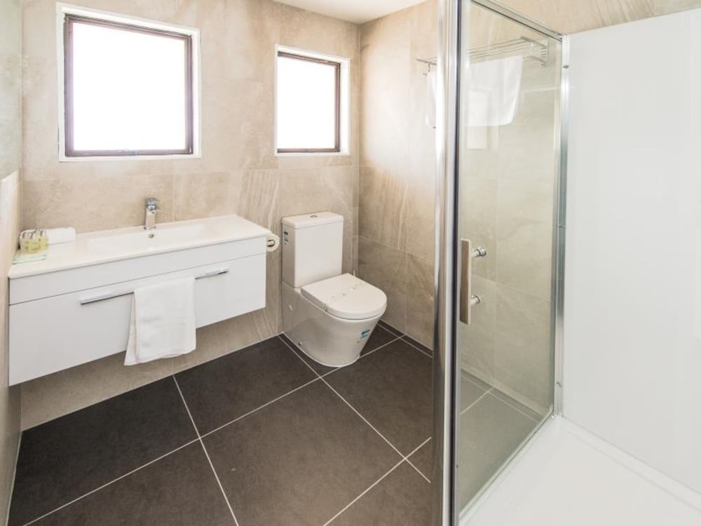 BURWOOD MANOR MOTEL 22/50